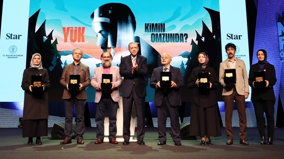 'Yük kimin omzunda?' Star Gazetesi'nin düzenlediği Necip Fazıl Ödülleri sahiplerini buldu