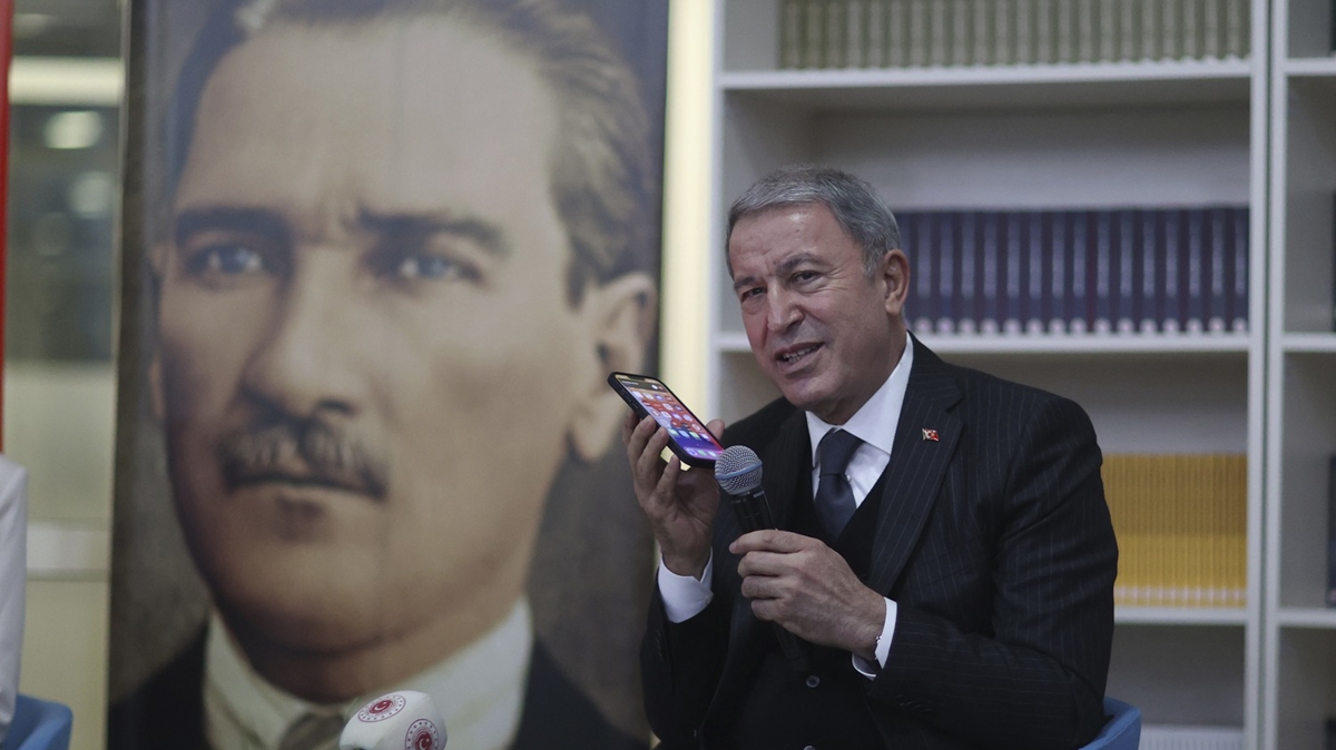 Genler istedi, Bakan Akar Cumhurbakan Erdoan' telefonla arad