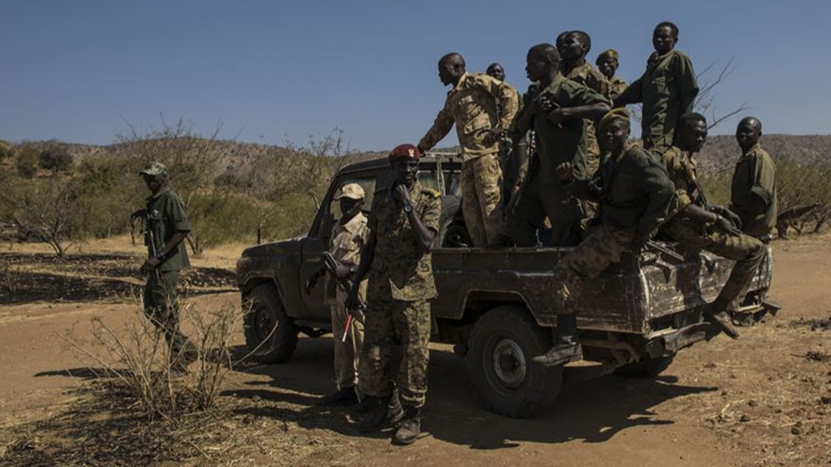 Bat Afrika bloku, Mali'den 46 Fildii Sahili askerini serbest brakmasn istedi 