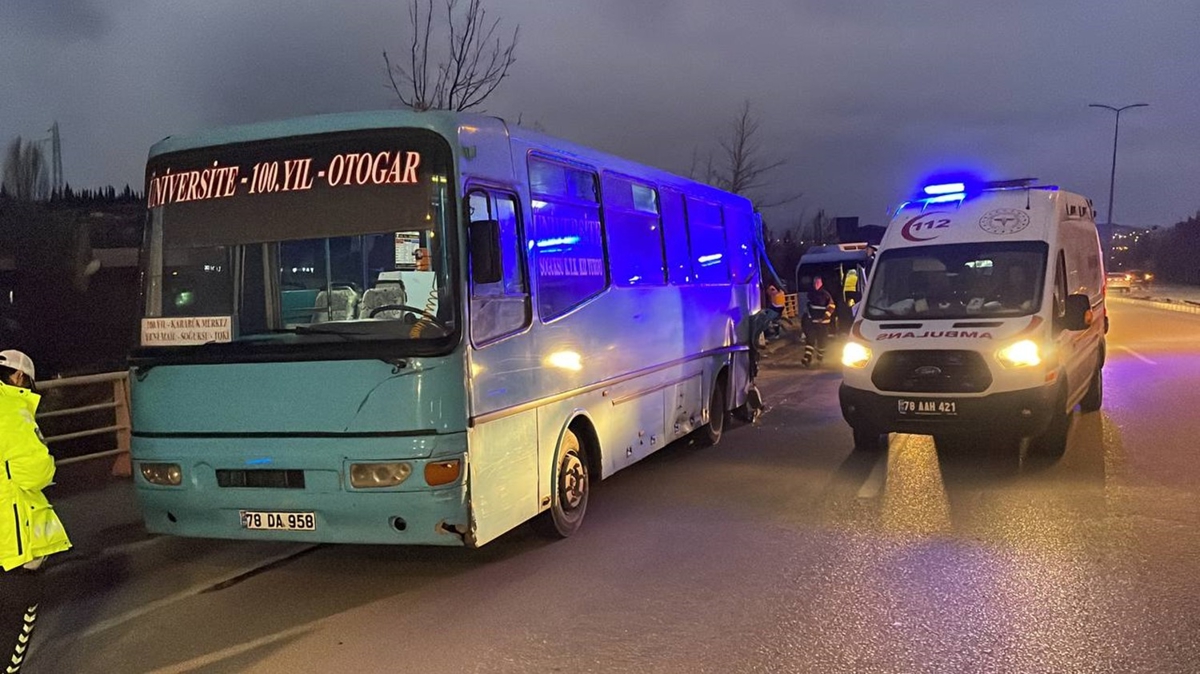 Karabk'te halk otobs ile minibs arpt