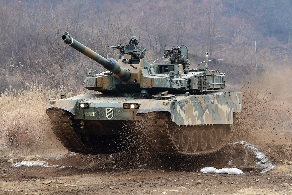 Polonya ordusu, Gney Kore'den ilk K2 tanklar ve K9 obslerini teslim ald