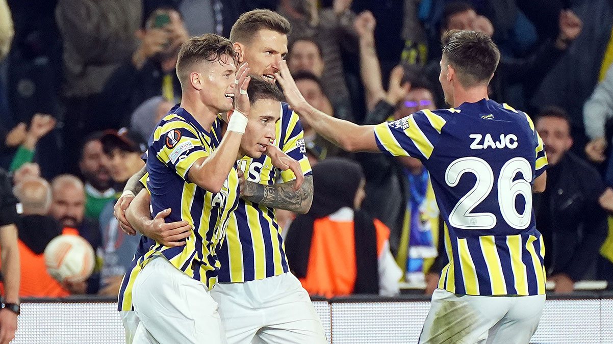 Fenerbah�e'de 5 milyon avroya 2 ayr�l�k!