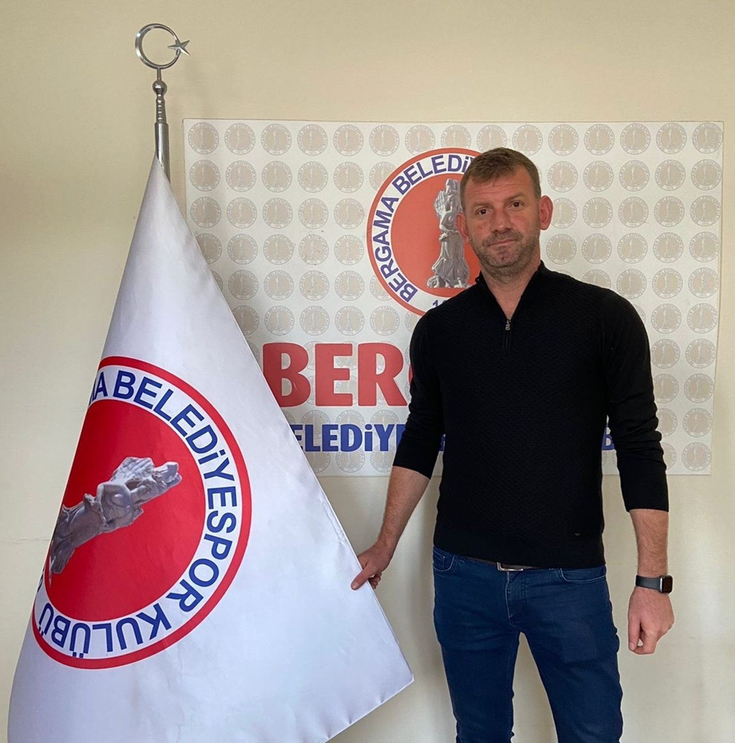 Bergama Belediyespor'da yeni teknik direkt�r belli oldu