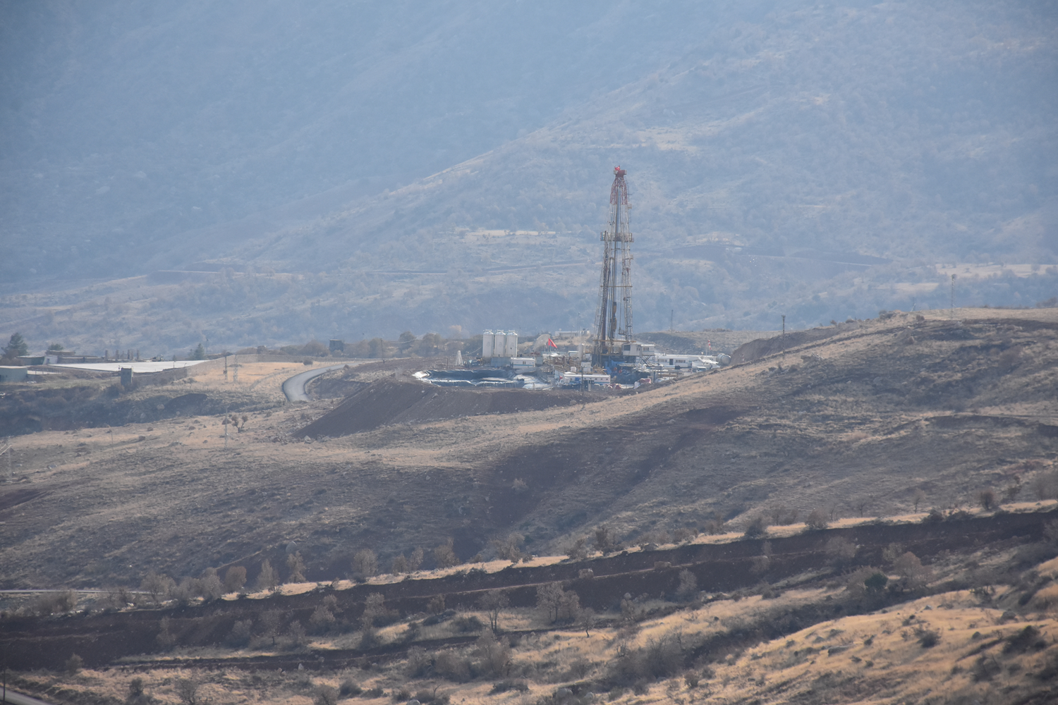 Mevcut rezervin 2 kat�, tam 250 milyar dolar! Gabar'dan petrol f��k�r�yor