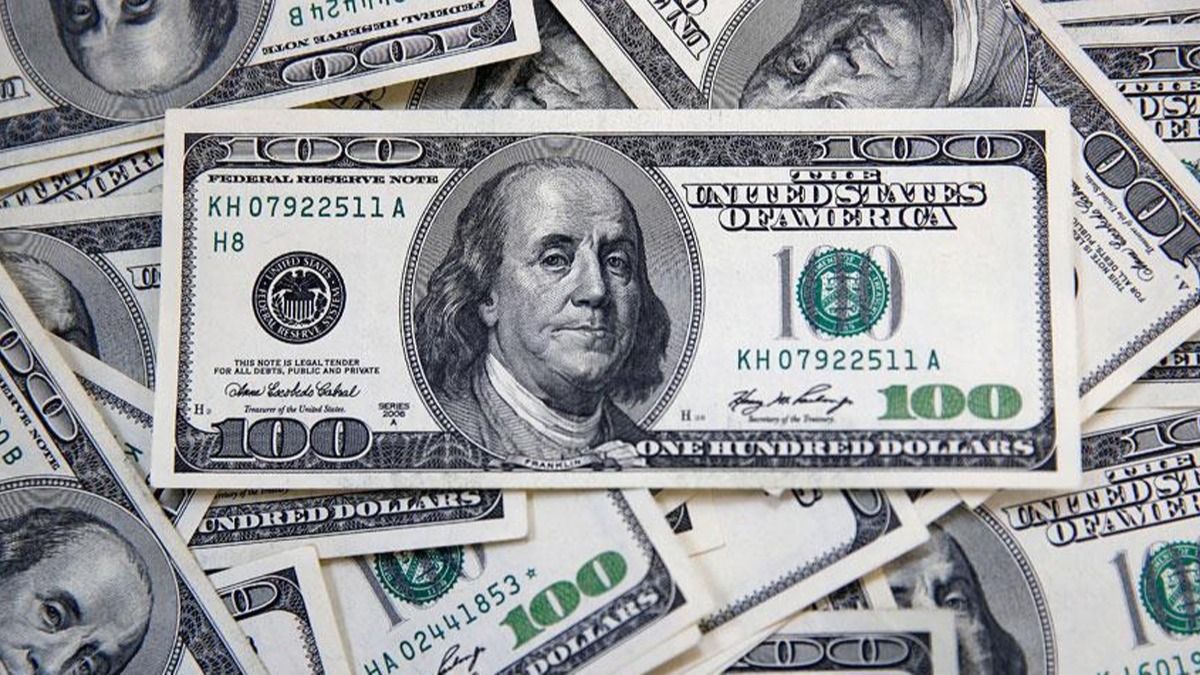 ABD'de ilk kadn Hazine Bakan imzal yeni dolarlar baslmaya baland 