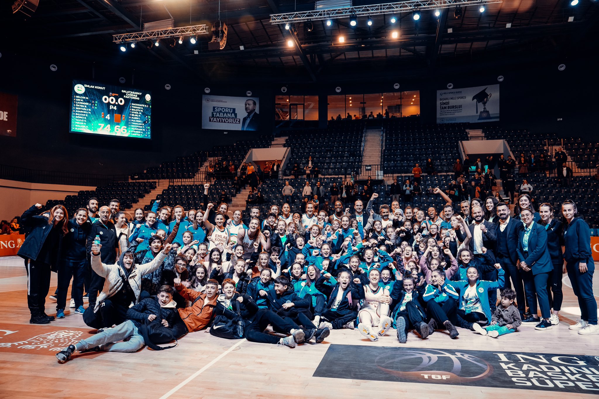 Emlak Konut evinde Galatasaray'� yendi