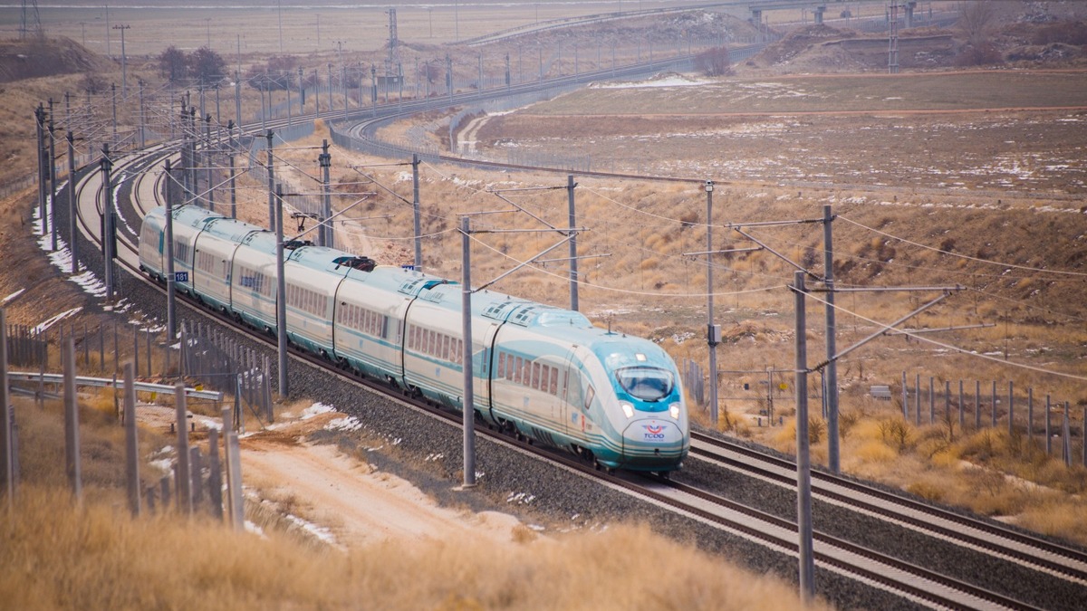 Hzl tren projesi 2025'te tamamlanacak! Seyahat sresi 6 saatten 2 saate inecek