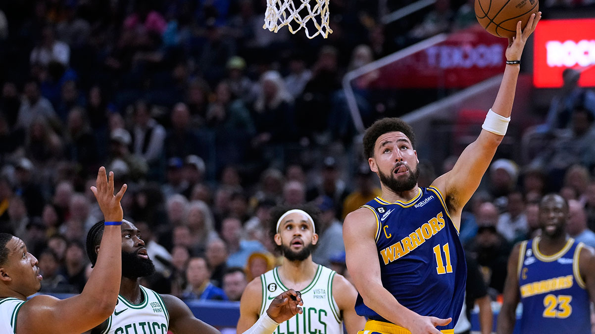 Klay Thompson ve Stephen Curry'den toplam 66 say�