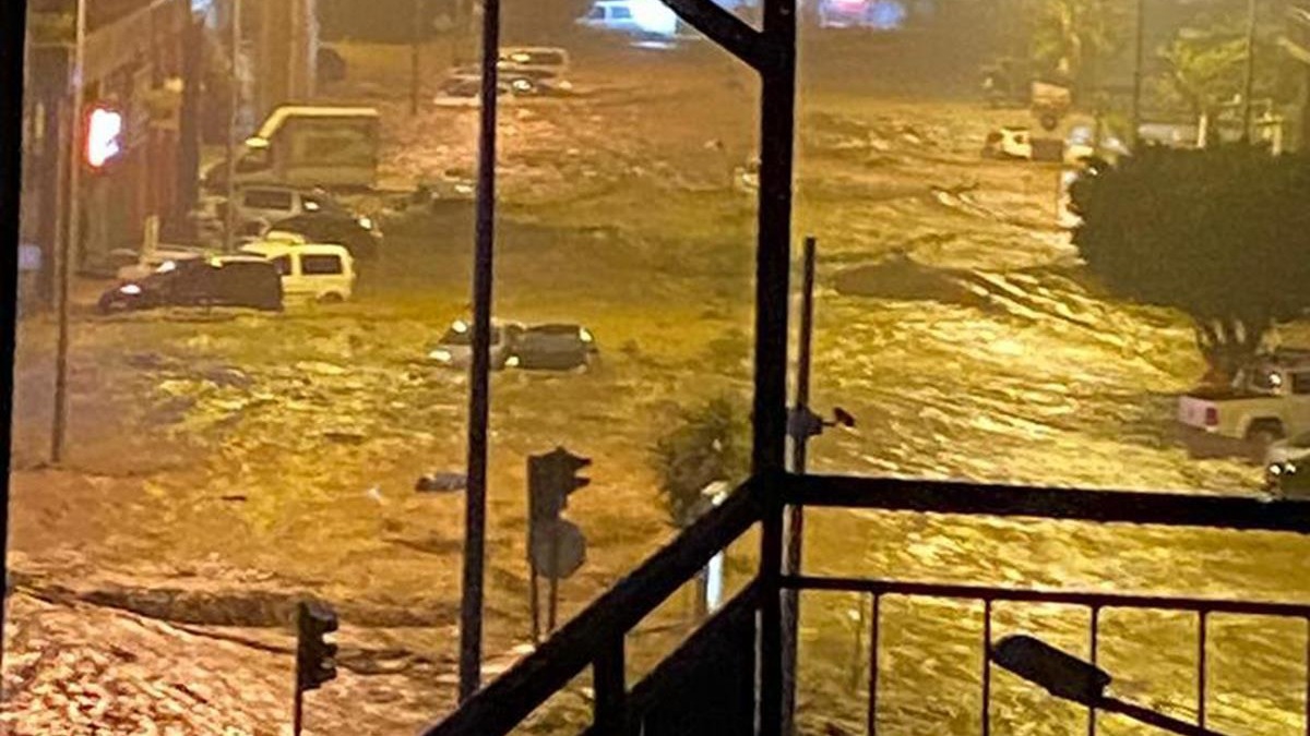 Antalya'nn iki ilesinde sel felaketi: 50 yldr byle bir ey grmedik