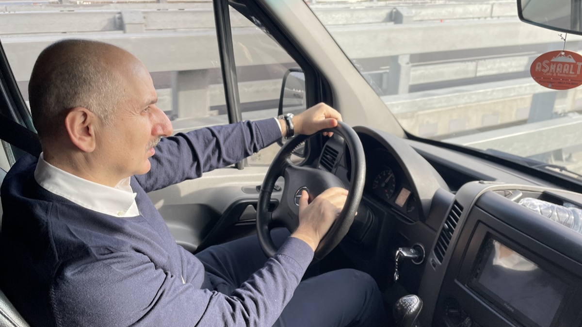 Bakan Karaismailo�lu 1915 �anakkale K�pr�s�'n�n kontrol merkezinde konu�tu