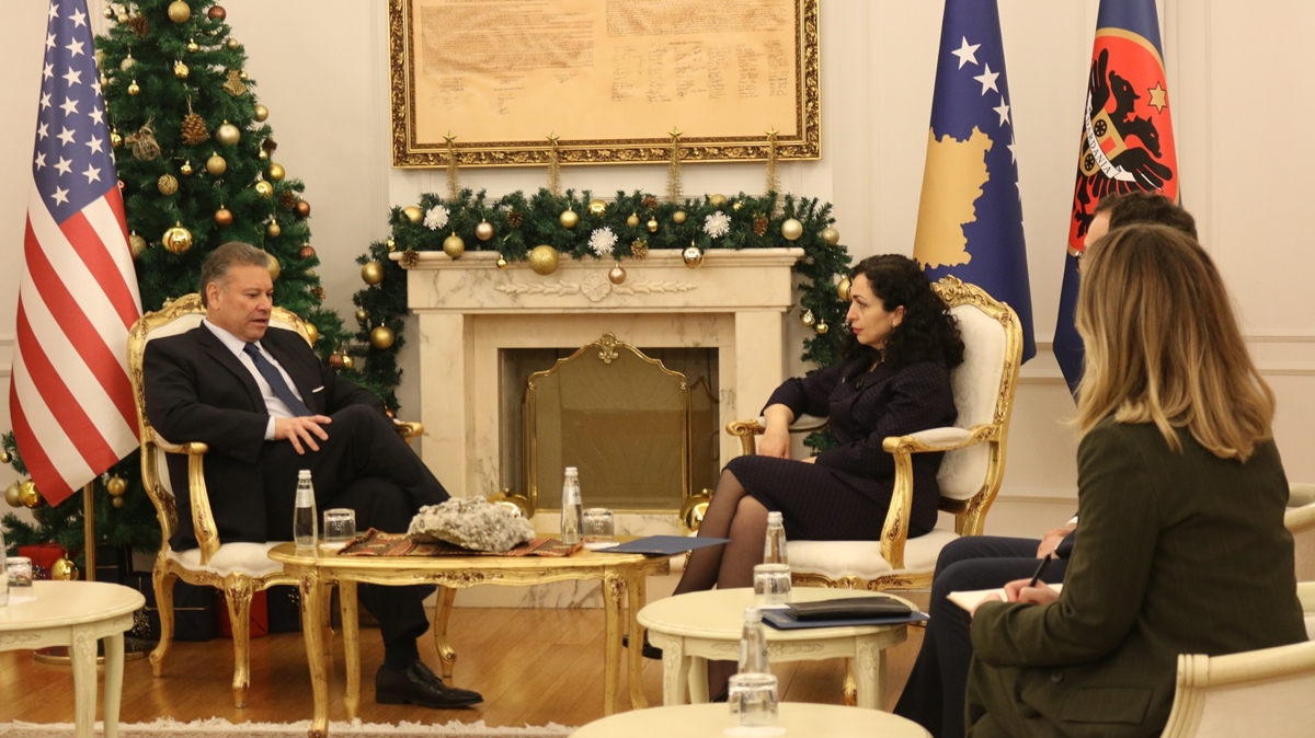 Kosova Cumhurba�kan� Osmani, Gabriel Escobar'� kabul etti