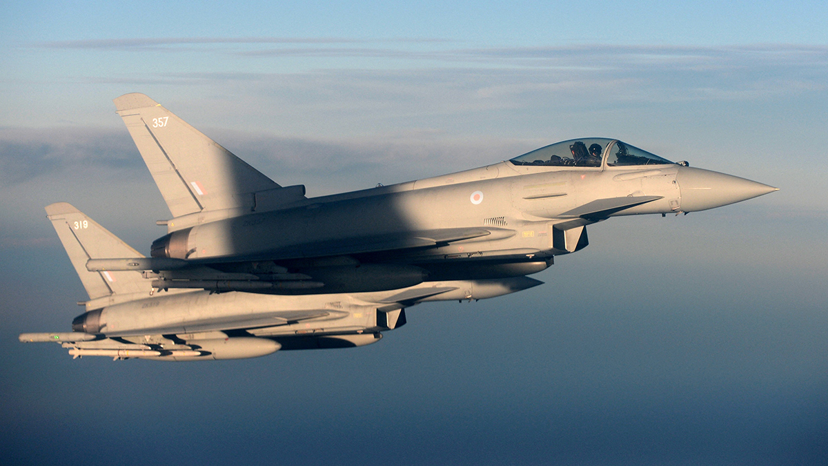 Eurofighter Typhoon sava� u�a�� denize �ak�ld�