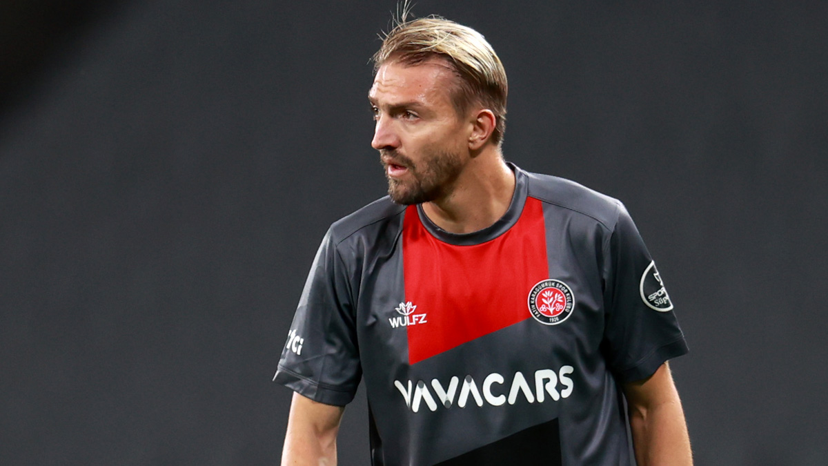 Caner Erkin transferde herkesi ters k��e yapt�! Yeni adresi belli oluyor