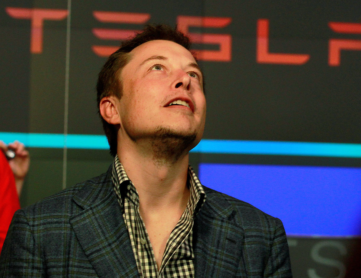 Elon Musk yine Tesla hissesi satt