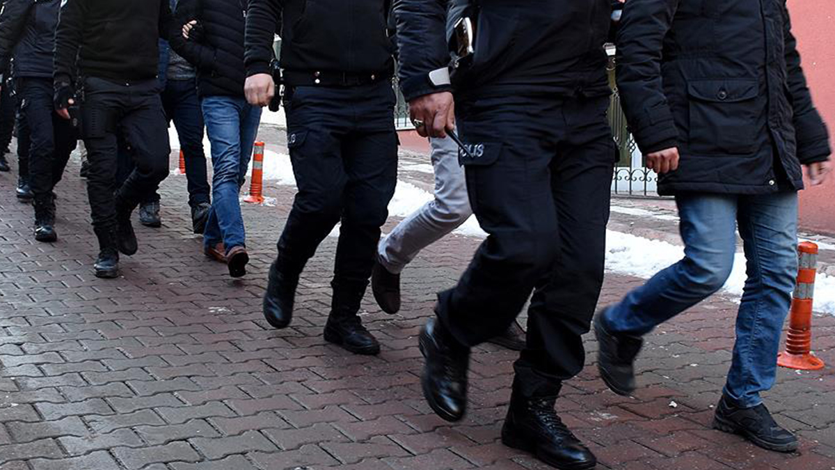 �stanbul merkezli DHKP/C operasyonunda 12 ��pheli g�zalt�na al�nd�
