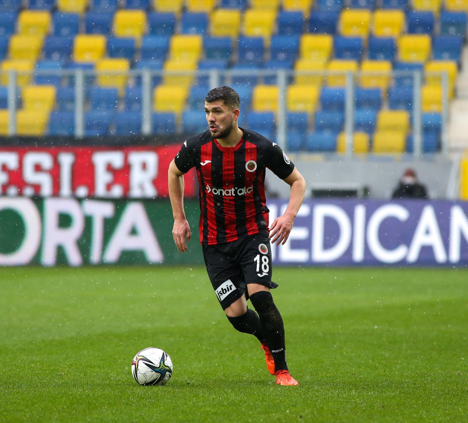 Gen�lerbirli�i'nin stoperi G�khan G�l S�per Lig yolunda