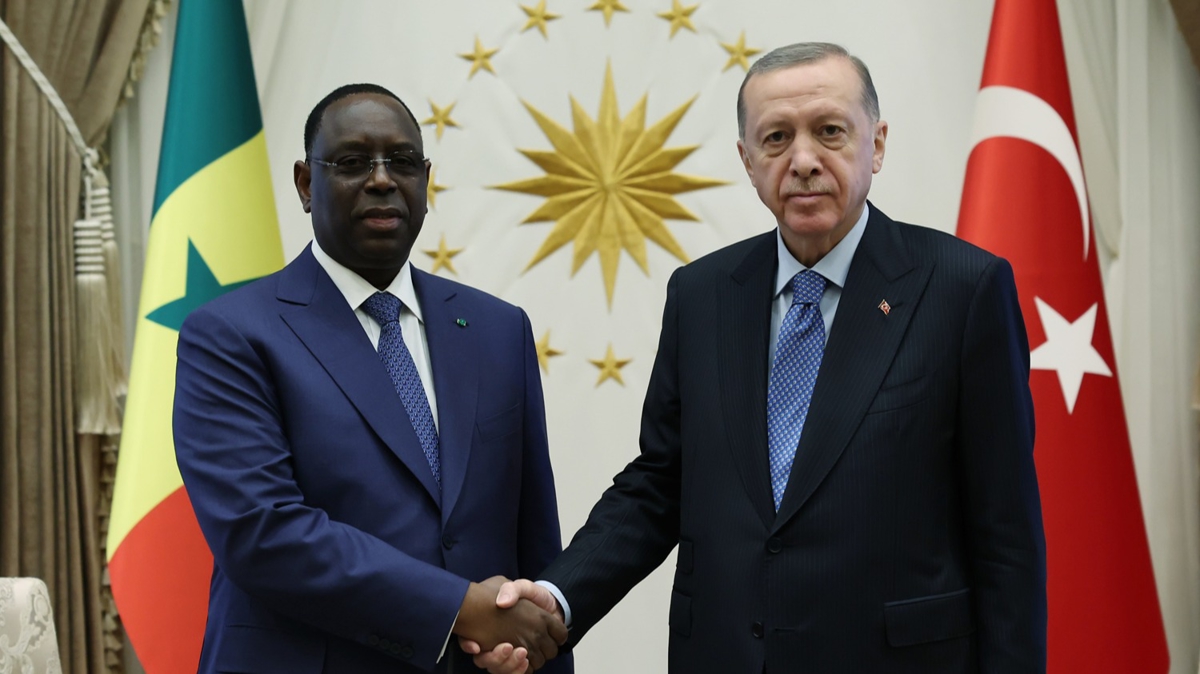 Bakan Erdoan, Senegal Cumhurbakan Macky Sall'i trenle karlad