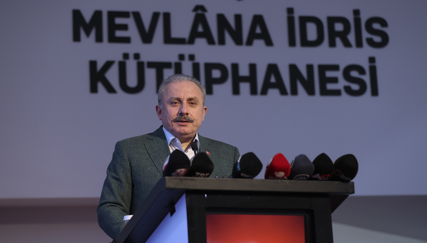 TBMM Ba�kan� �entop Mevlana �dris K�t�phanesi'nin a��l���na kat�ld�