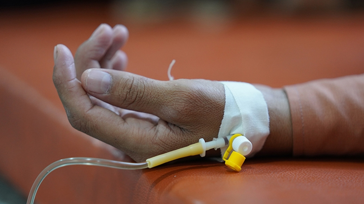 Yemen'in Taiz kentindeki en b�y�k devlet hastanesi yak�t krizi nedeniyle hizmet d��� kald�