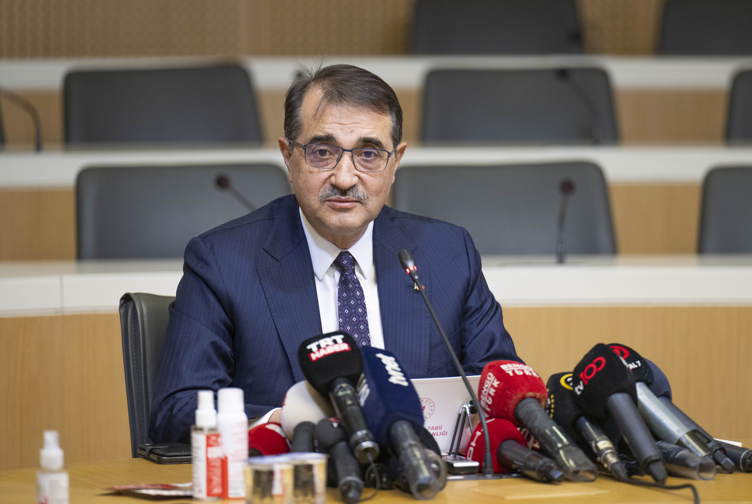 Bakan D�nmez: Mart ay�n�n sonuna do�ru ilk gaz� verece�iz