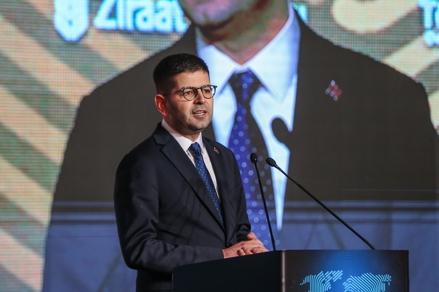 Cumhurba�kanl��� Yat�r�m Ofisi Ba�kan� Da�l�o�lu: Ekonomimiz ilk 9 ayda y�zde 6,2 oran�nda b�y�d�