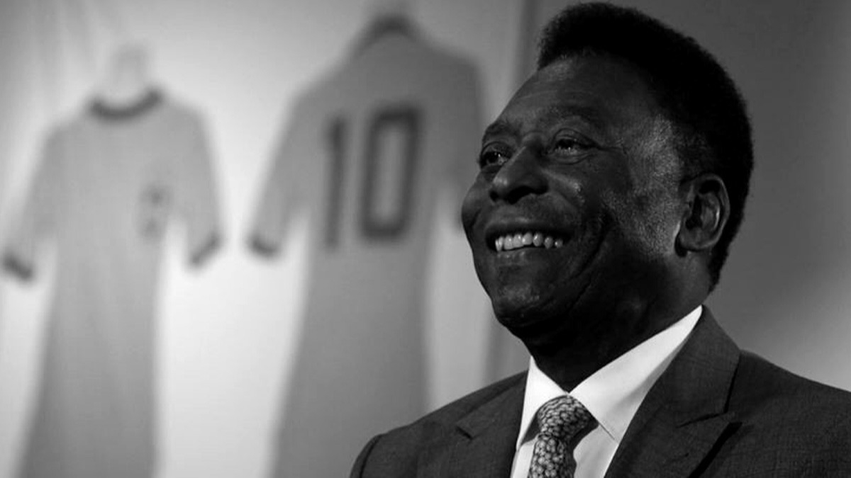 Futboldan bir efsane daha geti! Pele hayatn kaybetti