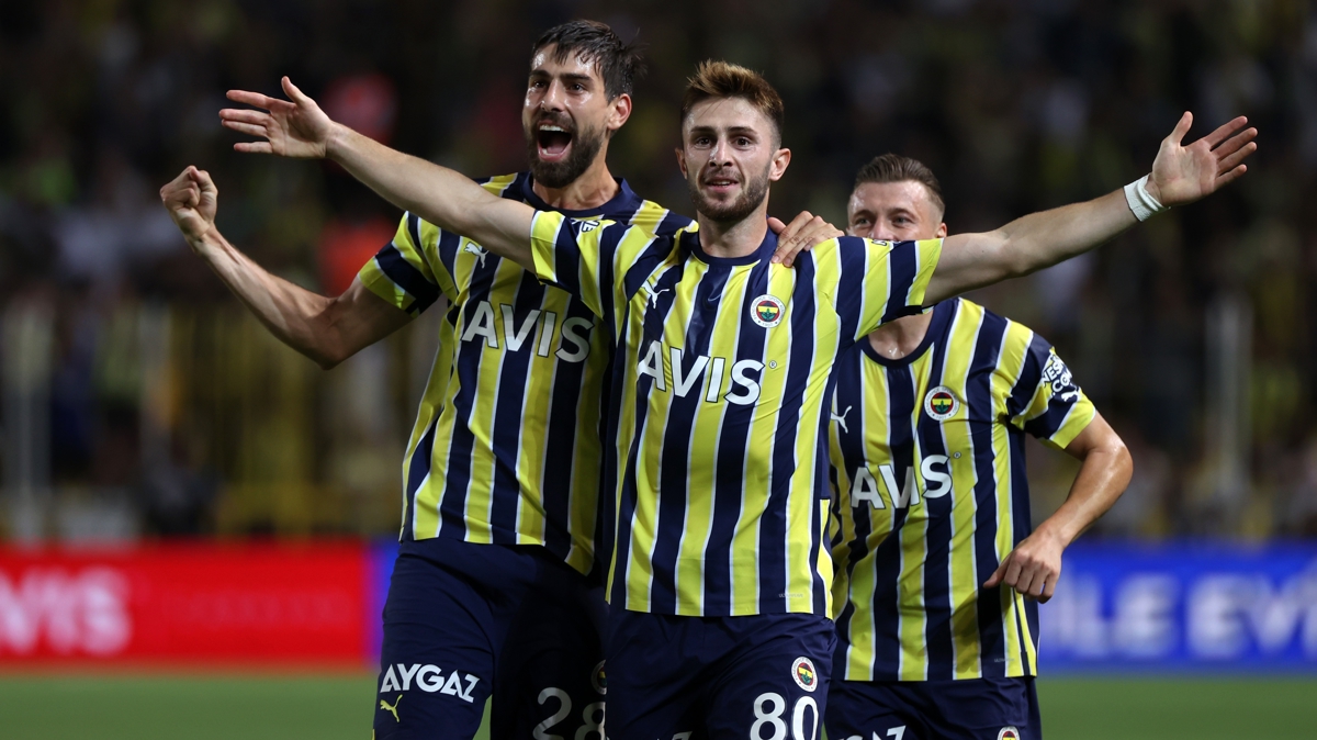 Fenerbahe'de smail Yksek imzay atyor