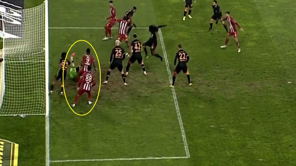 Sivasspor'un iptal edilen goln otoriteler yorumlad! ''Skandal bir hata!''
