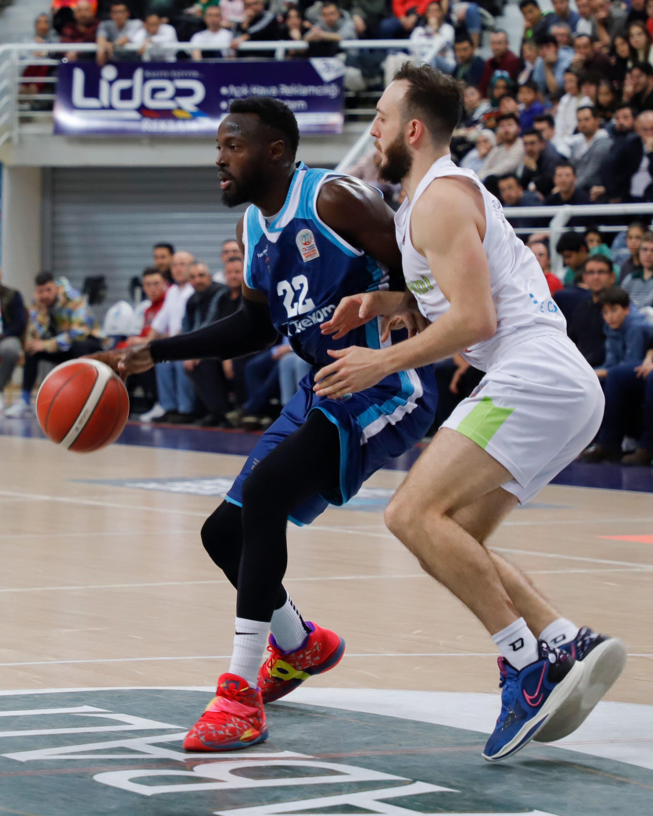Yukatel Merkezefendi Belediyesi Basket evinde galibiyeti ald�