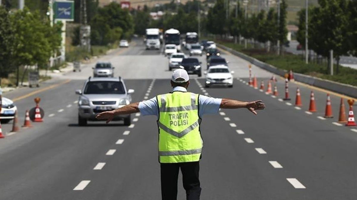 �stanbul'da y�lba�� tedbirleri kapsam�nda baz� caddeler trafi�e kapat�lacak