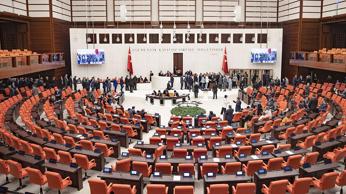 Yeni y�lda g�zler Meclis'te olacak