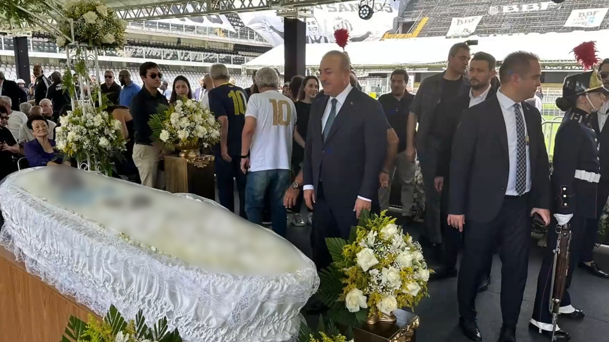 Bakan �avu�o�lu, Pele'nin cenaze t�renine kat�ld�