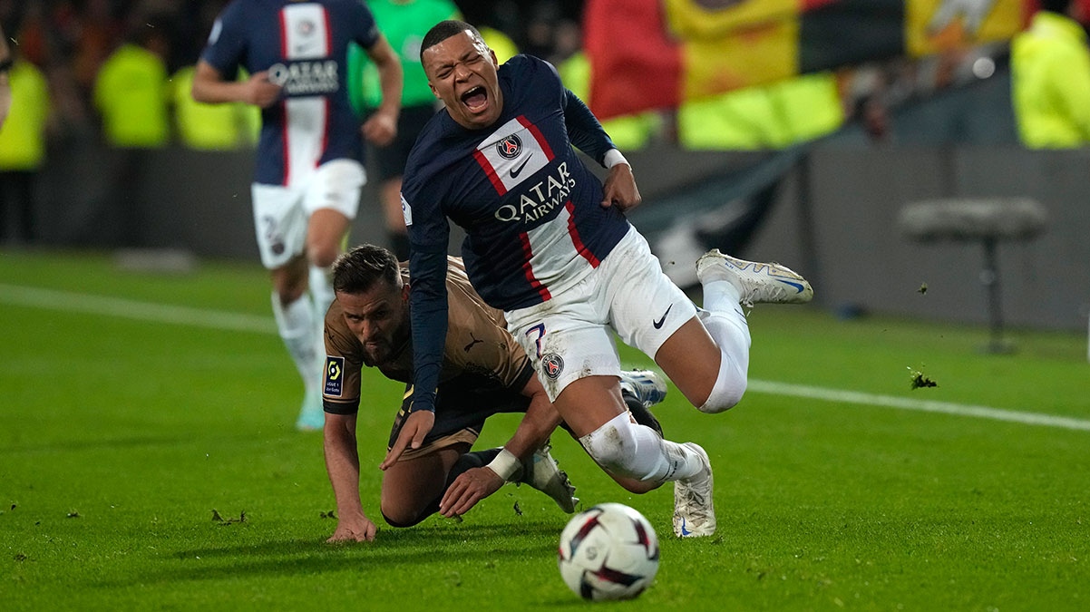 PSG ma�� kaybetti, liderli�i kaybetmedi