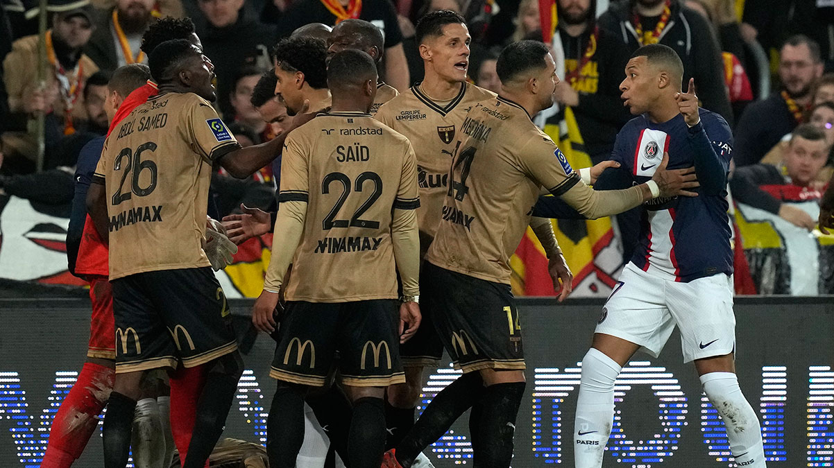 PSG yeni yla yenilgiyle girdi