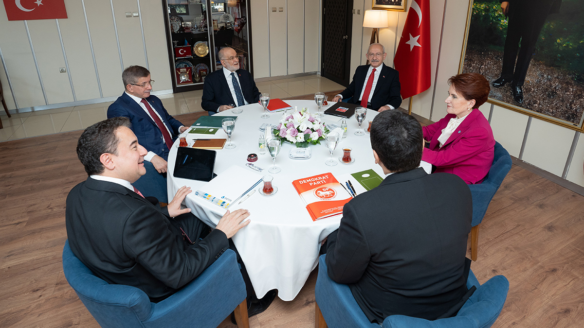 6'l� Masa'da yeni kriz patlak verdi! �P k���k orta�a resti �ekti