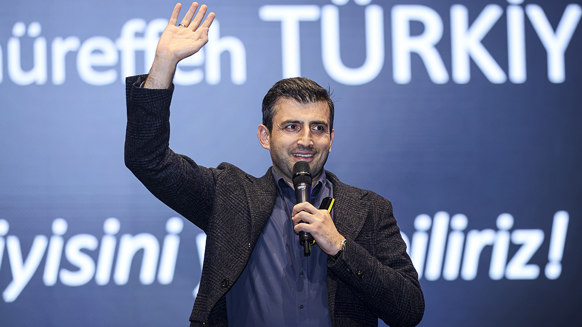 Sel�uk Bayraktar canl� yay�nda resmen a��klad�: Pabucunu dama atacak