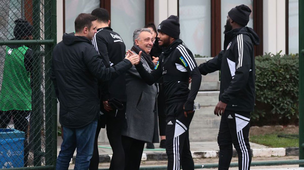 Ahmet Nur �ebi'den futbolculara yak�n takip