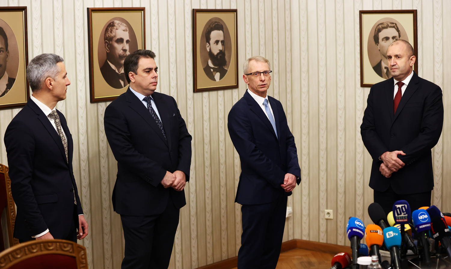 Bulgaristan'da siyasi kriz! Erken se�ime bir ad�m daha yakla��ld�