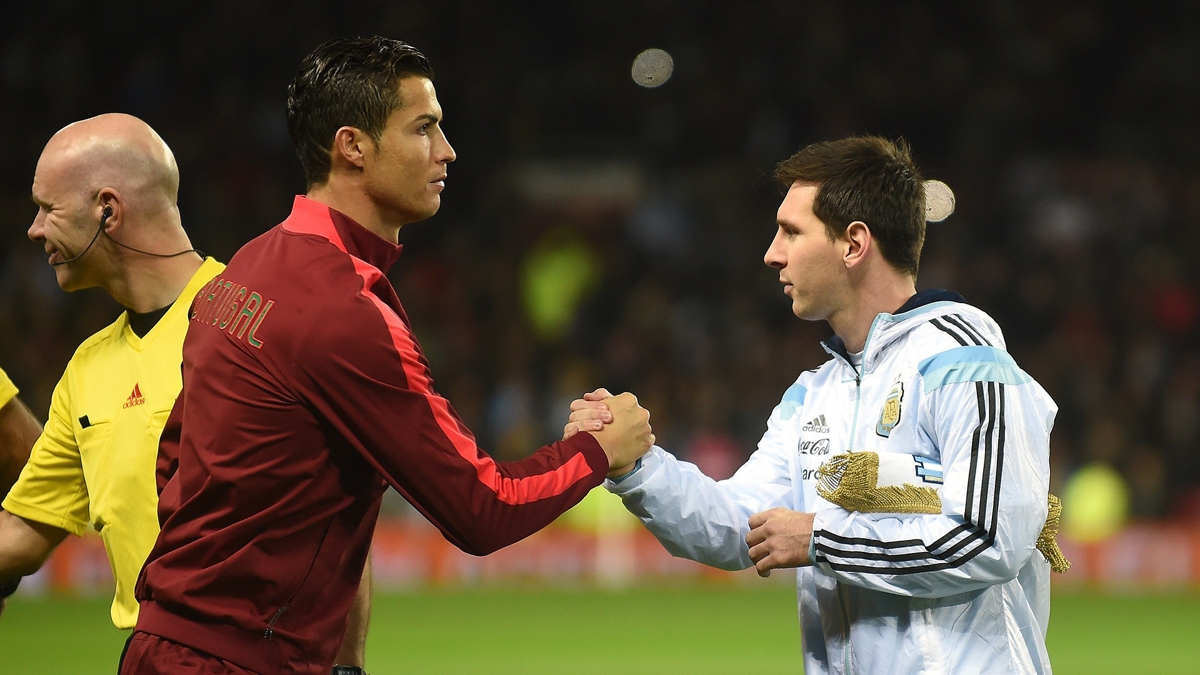 Cristiano Ronaldo ve Lionel Messi kar karya geliyor