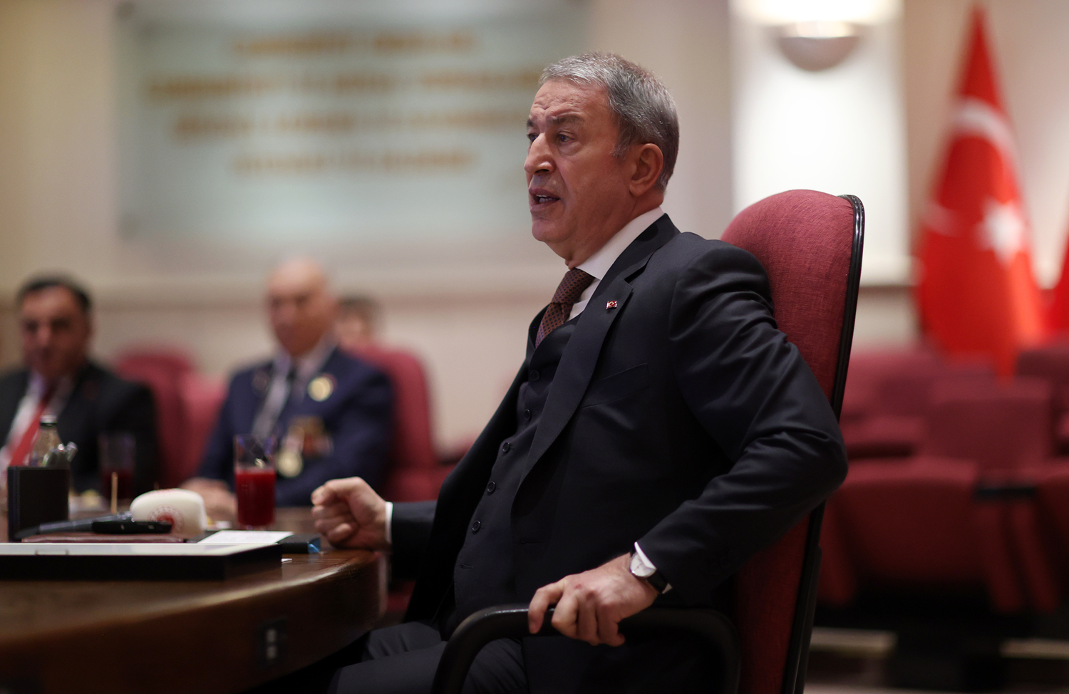 Bakan Akar tarihte �nemli yer alaca��n� vurgulad�: Kazan�lan zaferin gururu ve �v�nc� sizlere ait