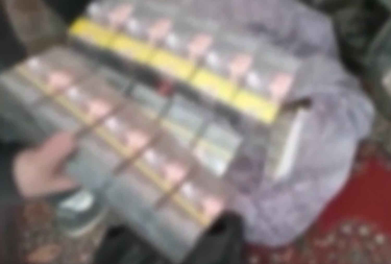 Binlerce ka�ak makaron ele ge�irildi! 2 ki�i g�zalt�na al�nd�