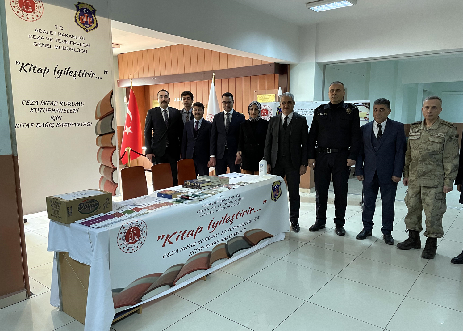 Ceza ve �nfaz Kurumu k�t�phaneleri i�in kitap ba��� kampanyas� ba�lat�ld�