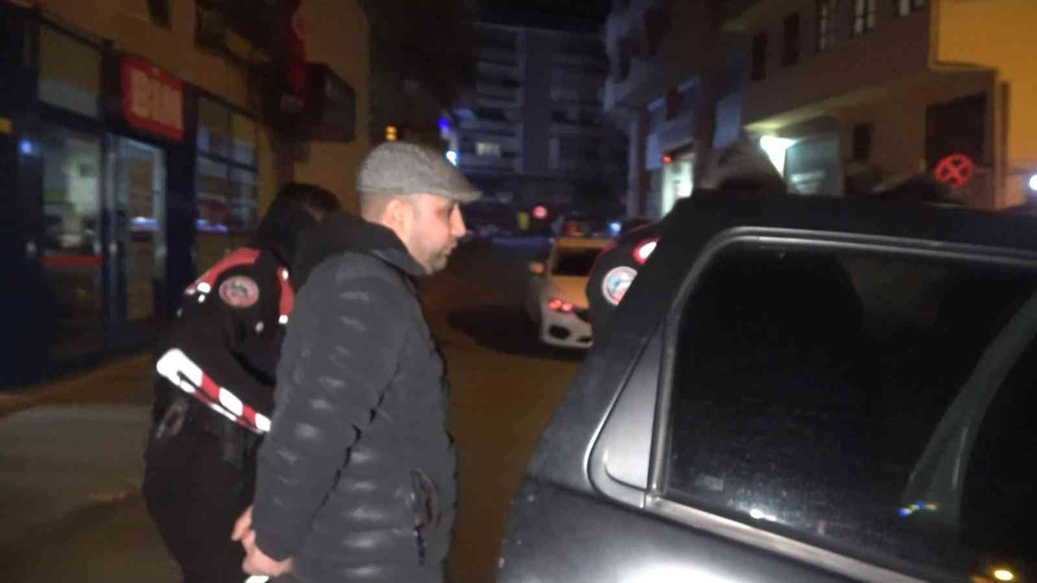 Polisi g�r�nce ka�t�: 11 su�tan sab�kal� ��kt�