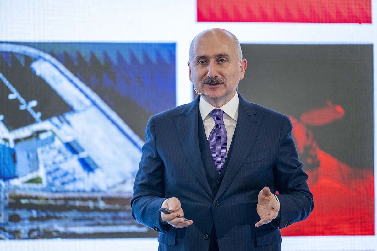 Bakan Karaismailo�lu'ndan �stanbullulara m�jde: Ay sonu a��l�yor