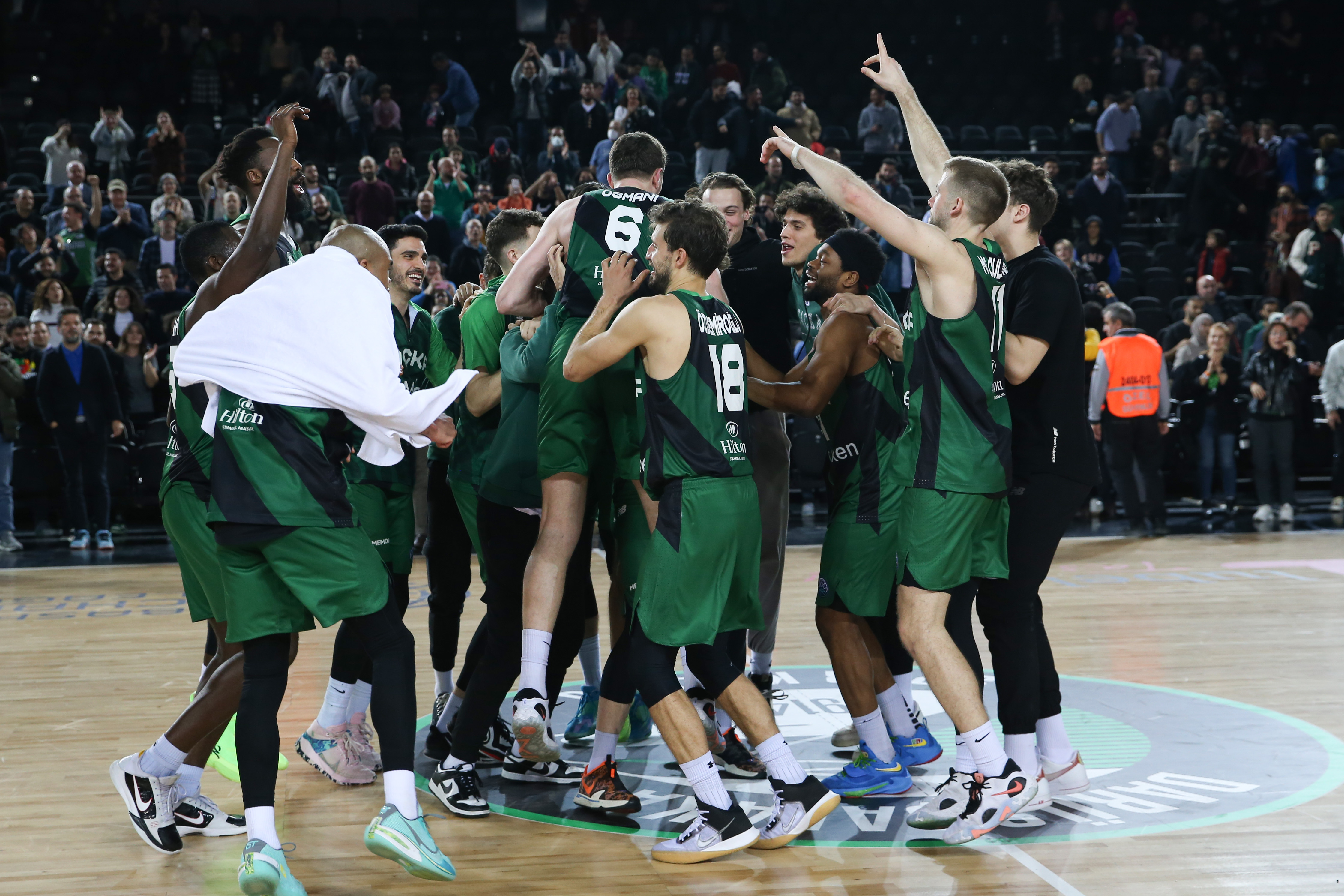 Dar���afaka, Benfica'y� yenerek son 16'ya y�kseldi