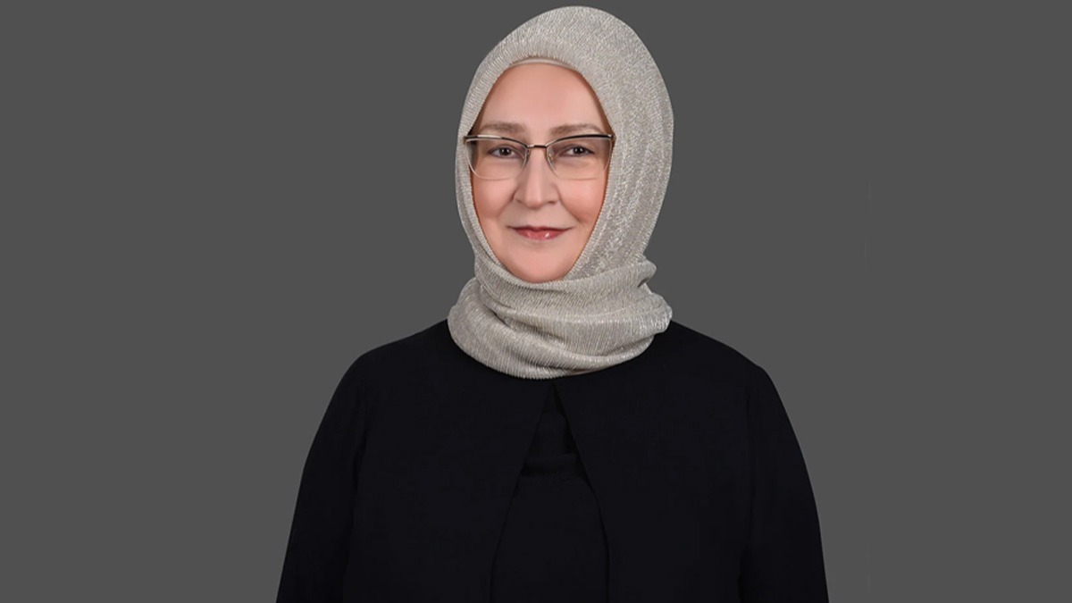 Fatma erefolu, Gelecek Partisi'nden zehir zemberek szlerle istifa etti
