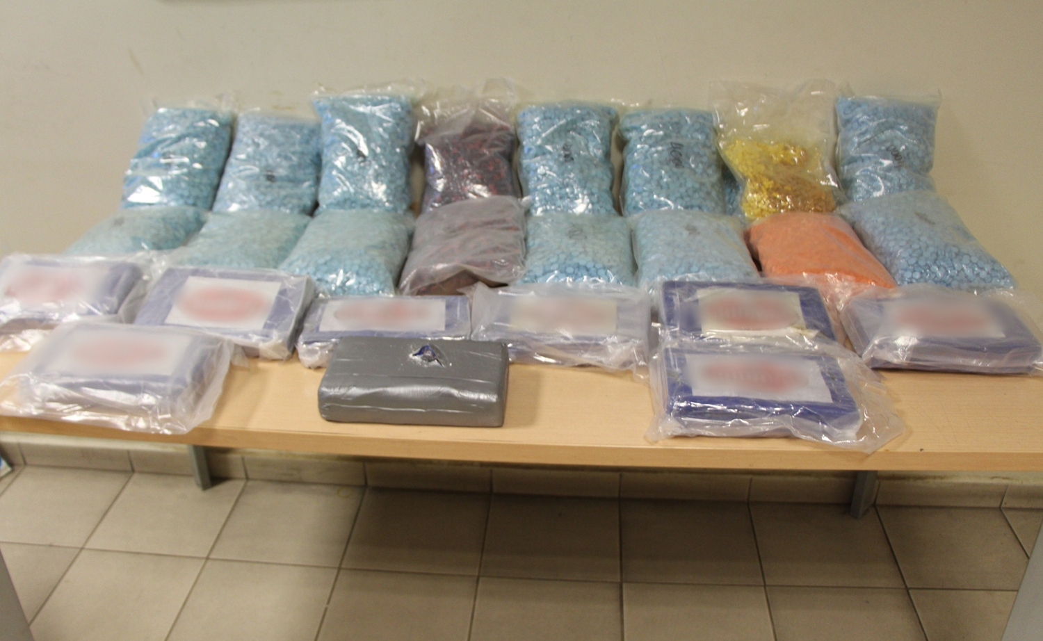 Kap�kule G�mr�k Kap�s�'nda ele ge�irildi: 42 kilogram uyu�turucu