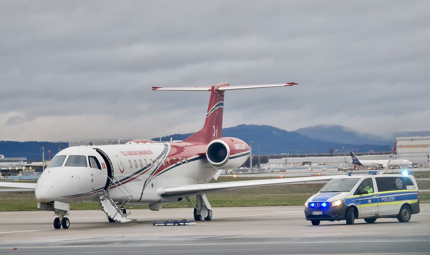 Ambulans uak Almanya'daki gurbeti iin havaland