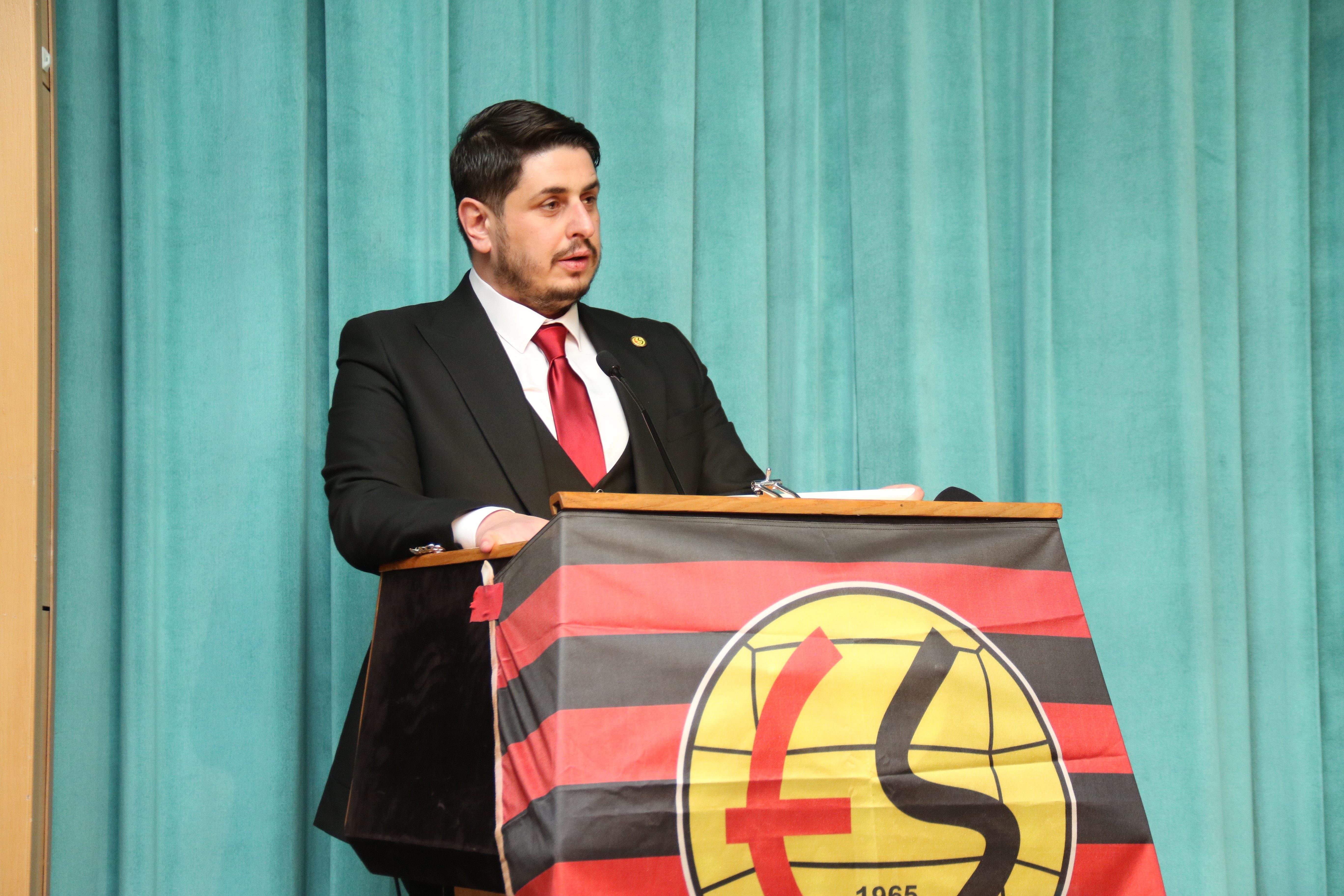 Eski�ehirspor'un yeni ba�kan� Erkan Koca oldu