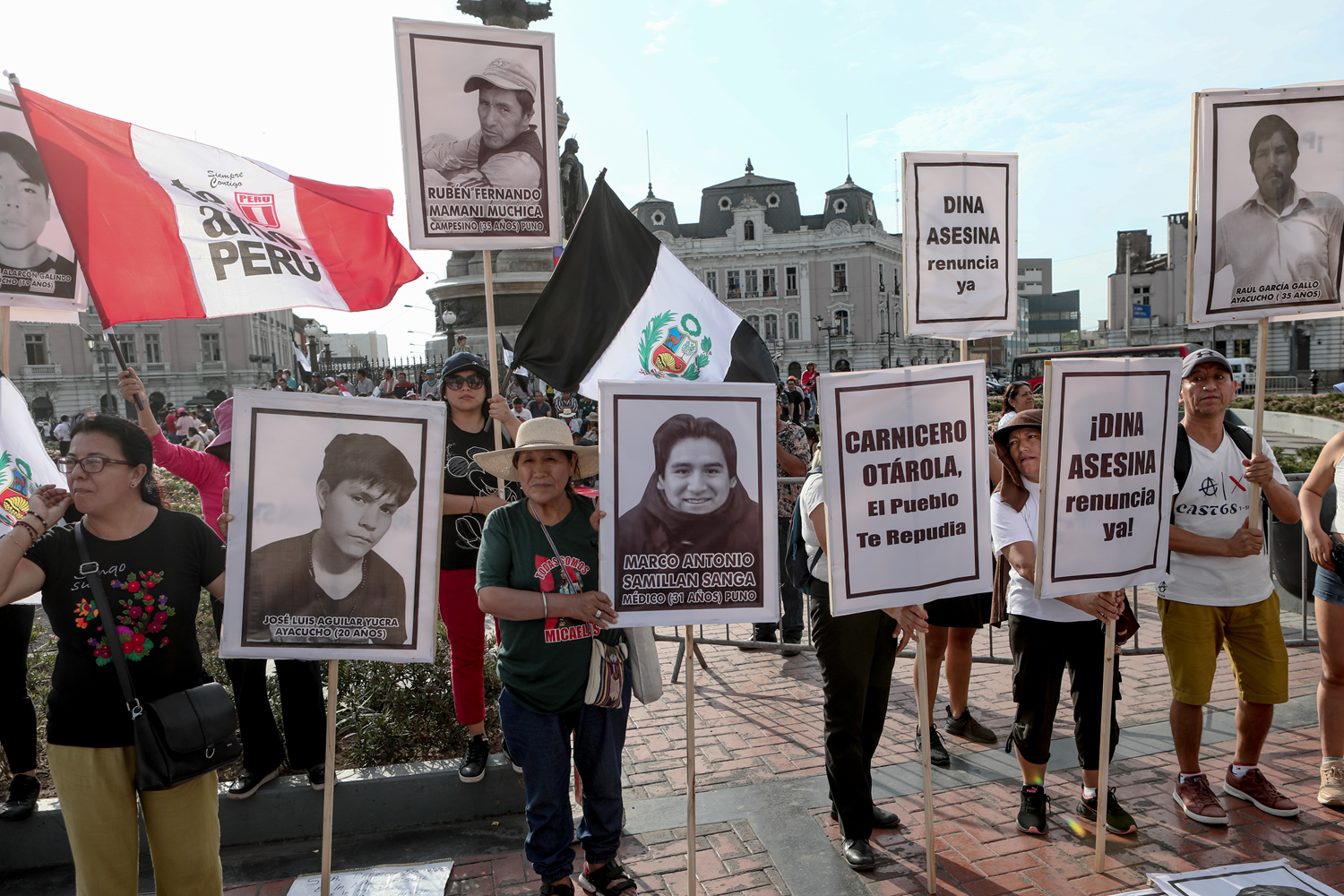 Peru'da sokaklar kar��t�: �l� say�s� 48'e y�kseldi